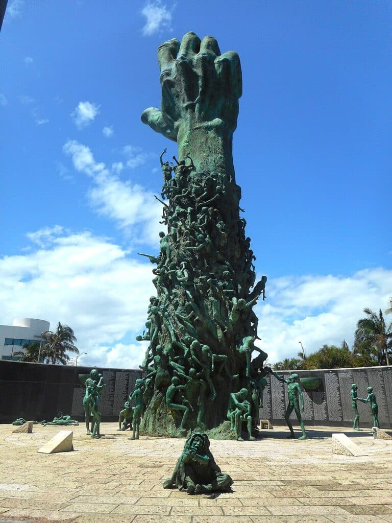 Miami Beach Holocaust Memorial (Wikimedia Commons). 