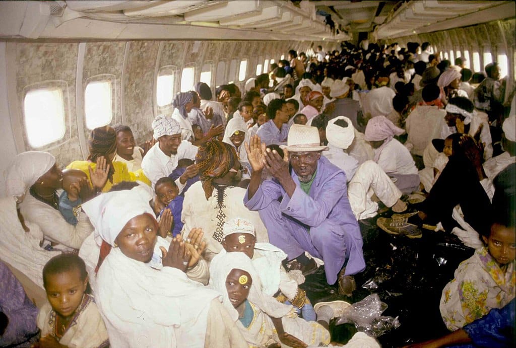Over 1,200 Ethiopian Jews are airlifted to Israel on May 25, 1991 (Wikimedia Commons)
