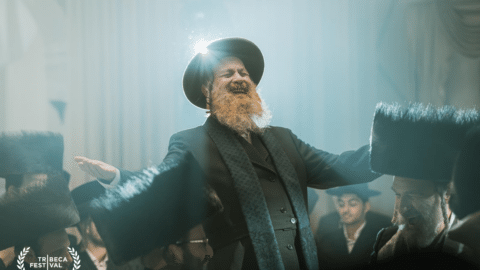 Shuli Rand as Moishe in "The Wedding Entertainer" (ZOA Films)