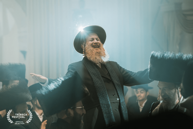 Shuli Rand as Moishe in "The Wedding Entertainer" (ZOA Films)