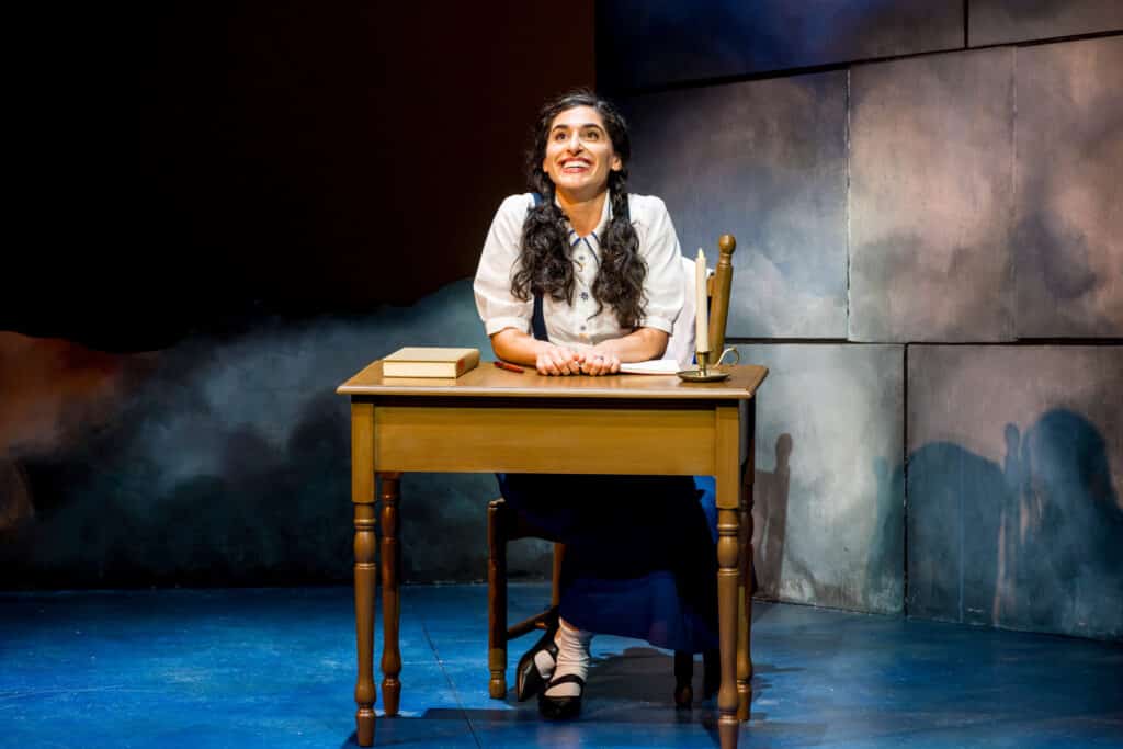 Jennifer Apple in "Hannah Senesh"